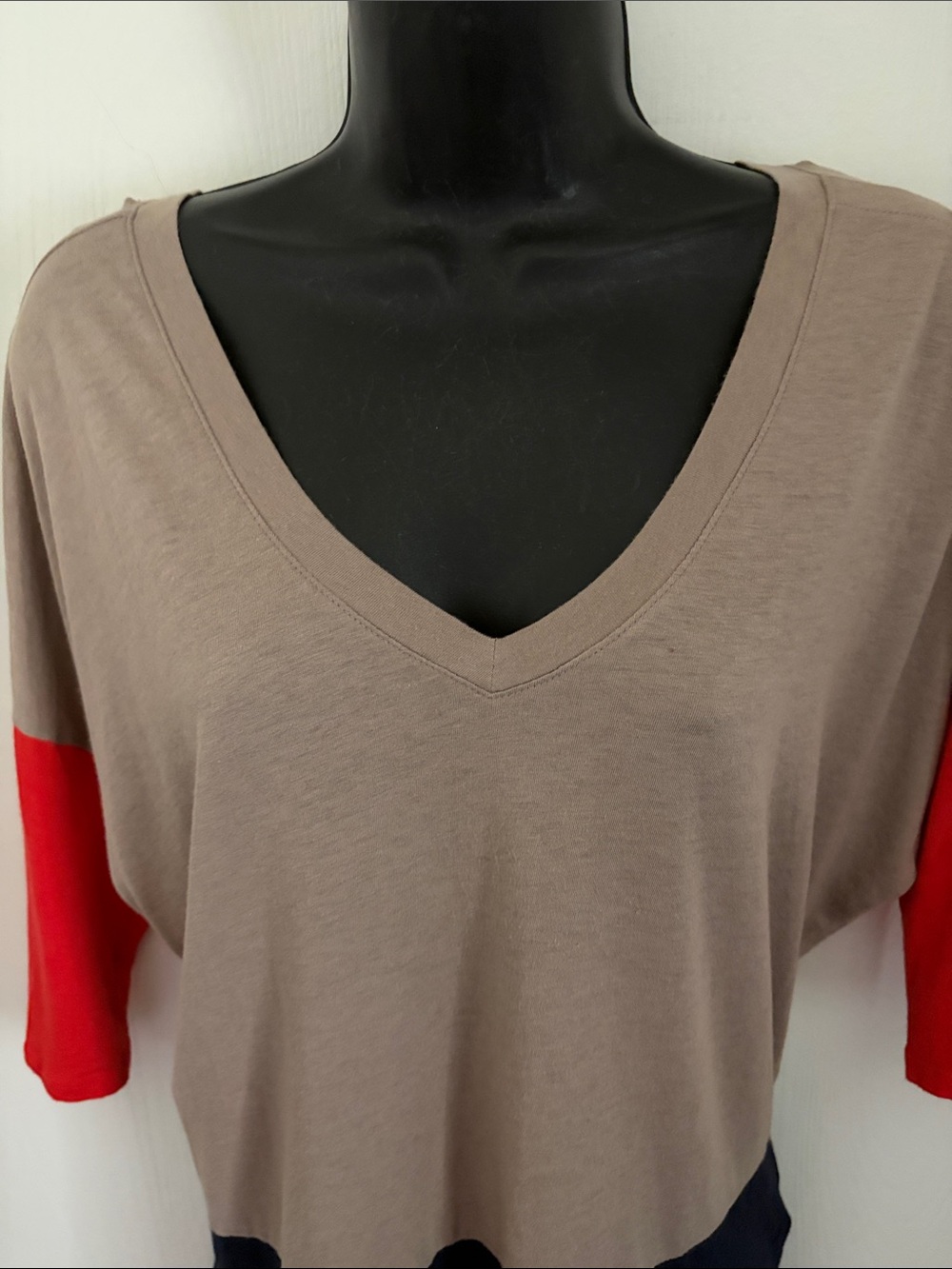 Express Colorblock Tee - Picture 2 of 8
